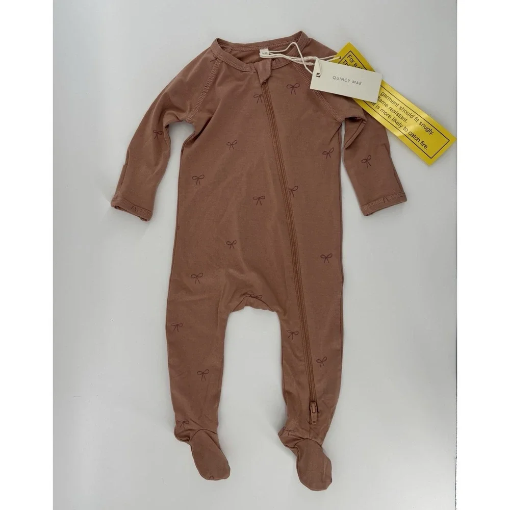 NWT Quincy Mae Bamboo Zip Footie 0-3m Bows